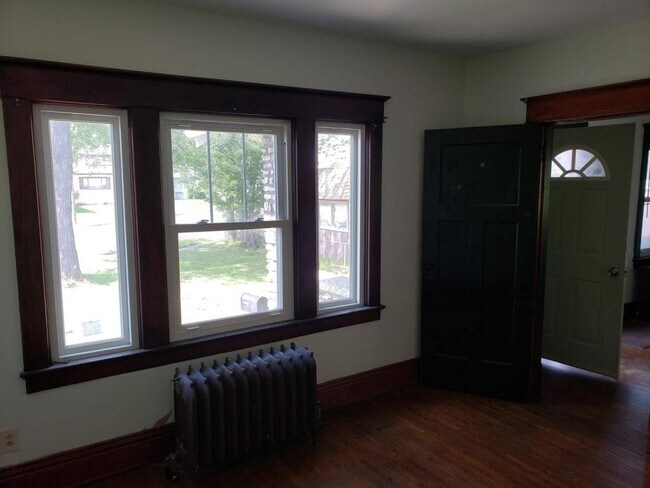 Building Photo - 993 Englewood Ave