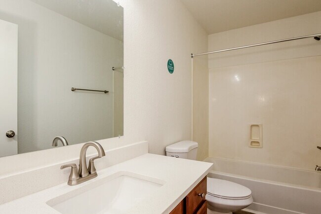 Building Photo - 195 W Brangus Way