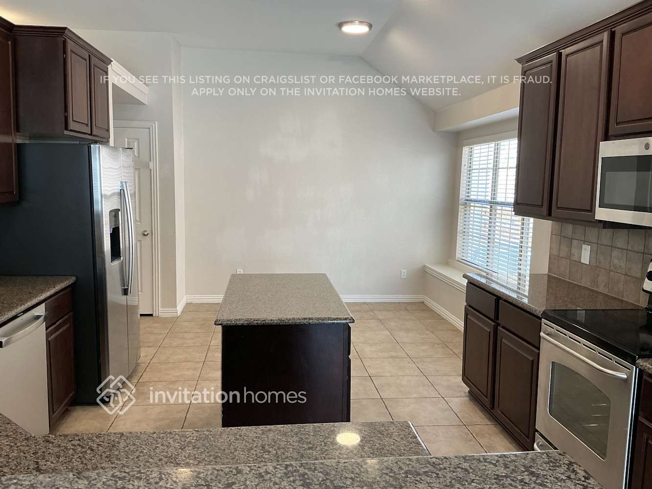 Building Photo - 222 Vernon Dr