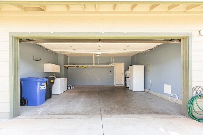 Building Photo - 3 bedroom, 2.5 bath, Garage Parkside by Gentry