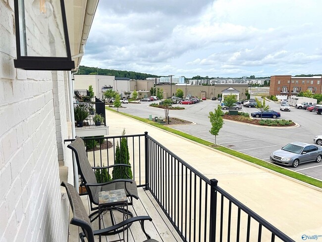 Building Photo - 531 Town Madison Blvd