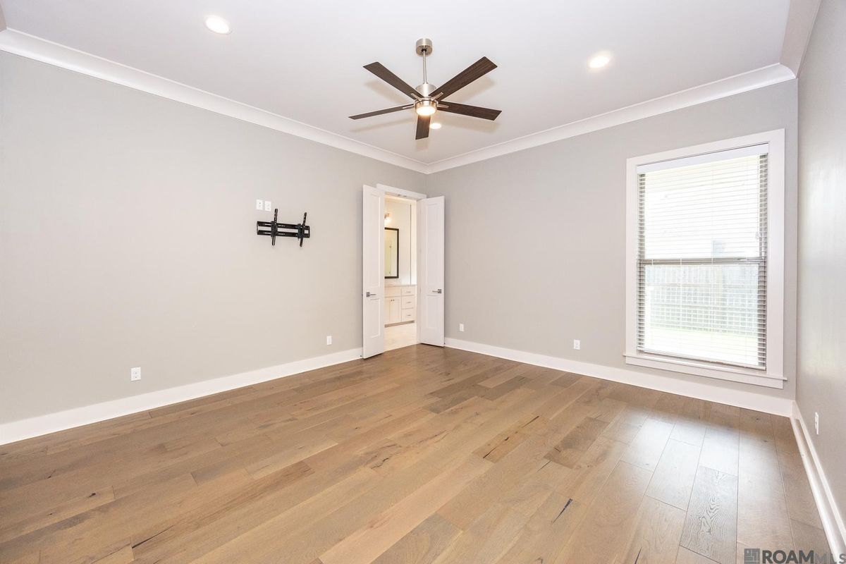 Building Photo - 8543 Landau Dr