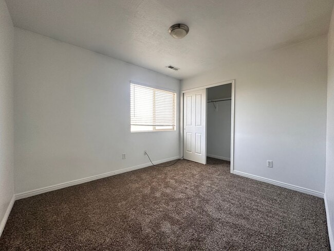 Building Photo - Great Lehi Home Now Available!