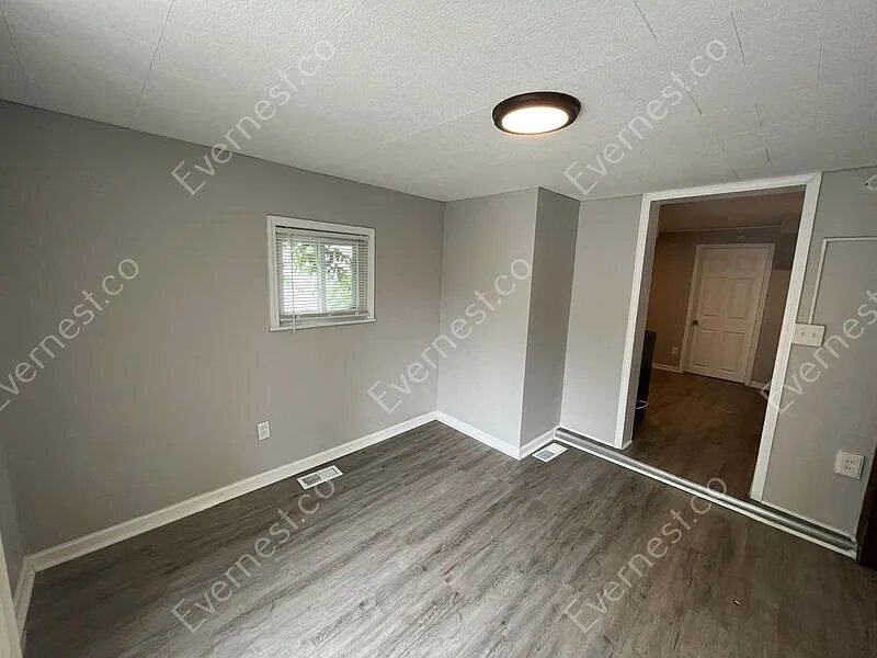 Building Photo - 9101 Hugh St