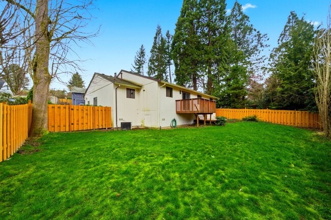 Building Photo - 21979 SW Mandan Dr