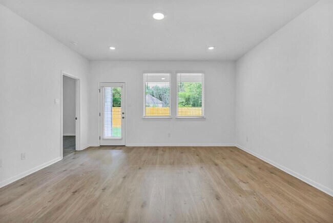 Building Photo - 505 Brooks Ranch Dr