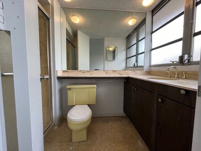 Building Photo - Academy Tower (Ward Ave/Honolulu) - 2 bedr...