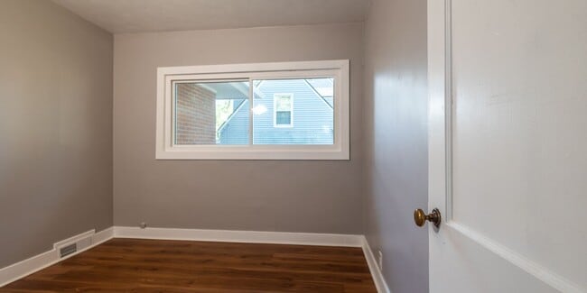Building Photo - 2BD/1BA Single Family Home won't be availa...