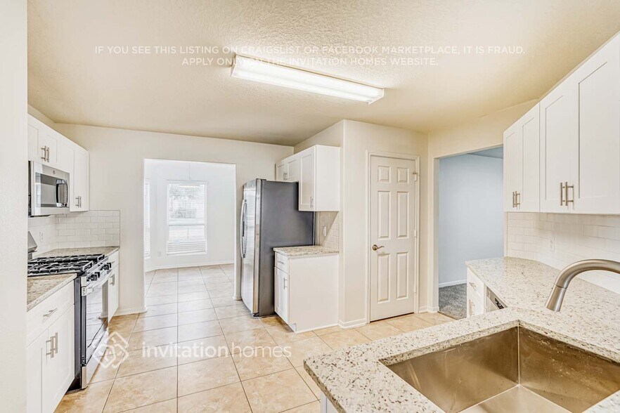 Building Photo - 3514 Barkers Crossing Ave