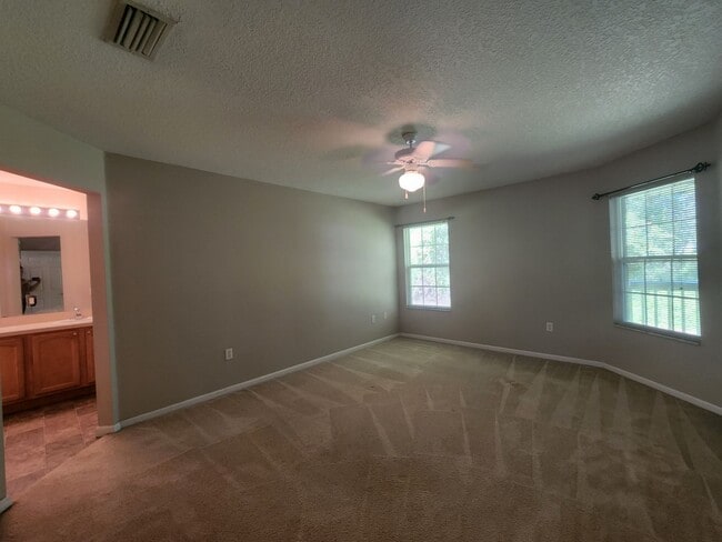 Building Photo - Coming Soon To Tour! Lake City Pet Friendl...