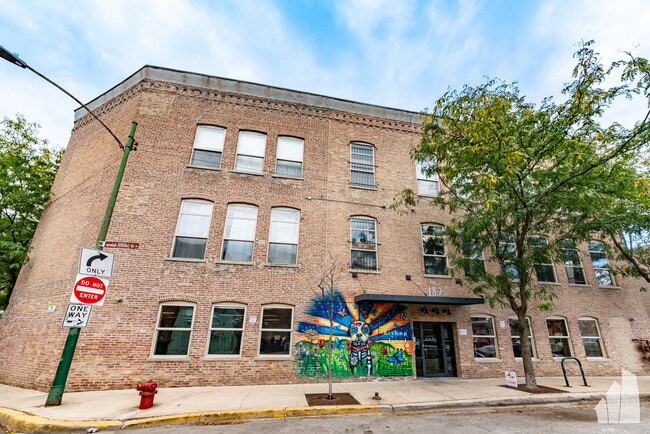 Building Photo - 1820 S Bishop St