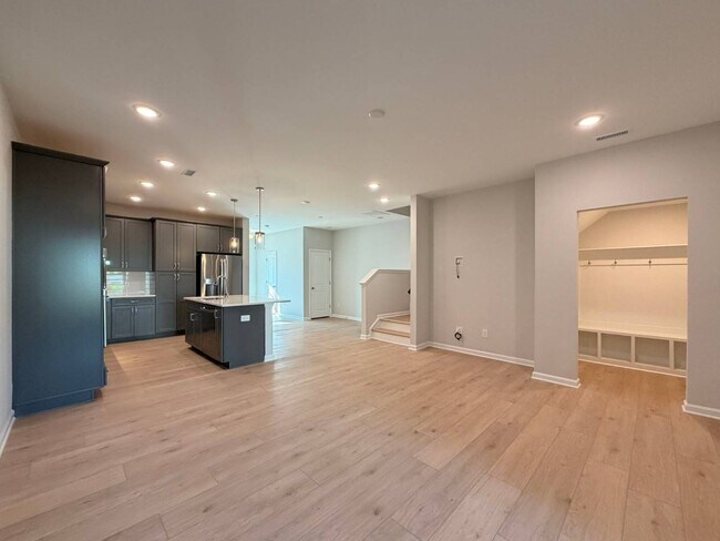 Building Photo - 2459 Englemann Dr