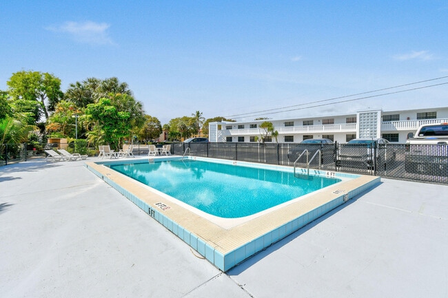 Building Photo - 324 Southwind Dr