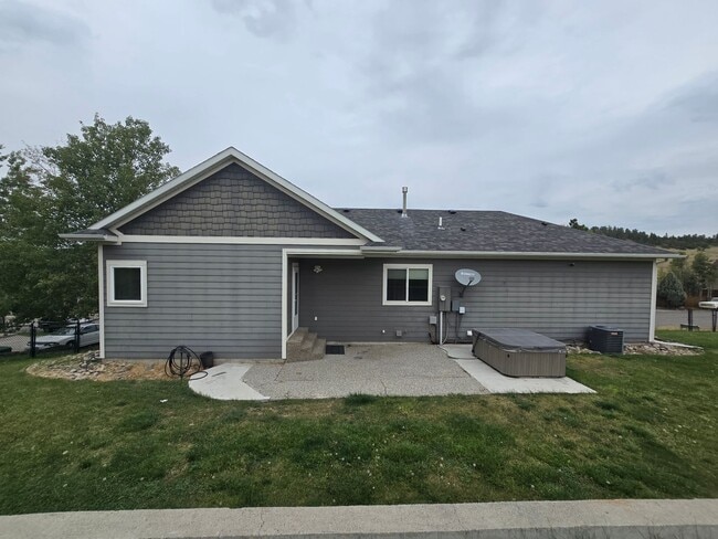 Building Photo - Spacious 5-Bedroom Home in Desirable Briar...