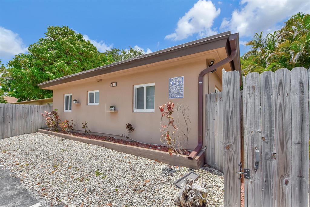 Building Photo - 201 SE 23rd St