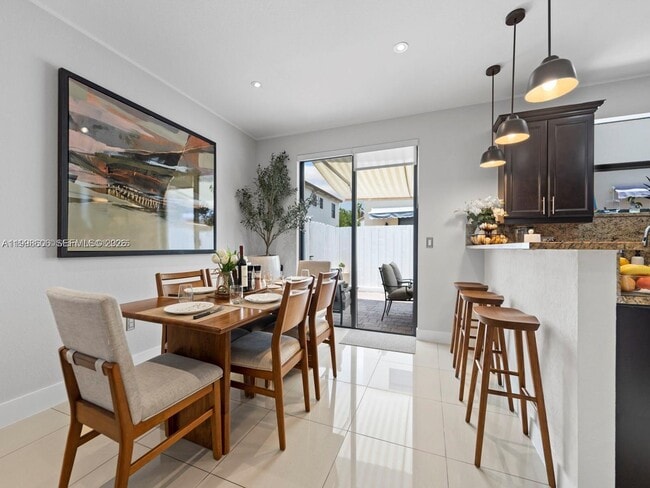 Building Photo - 8781 NW 98th Ct