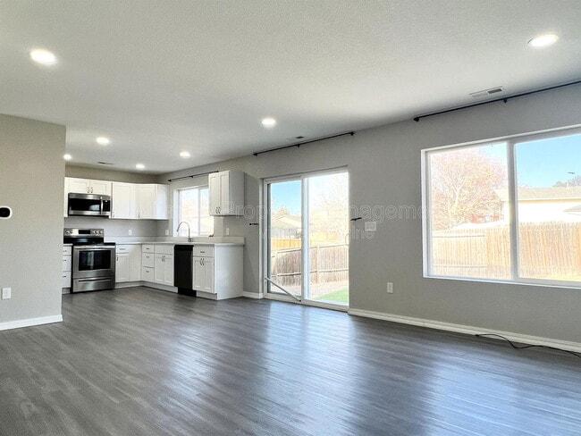 Building Photo - 7470 Grand Valley Dr