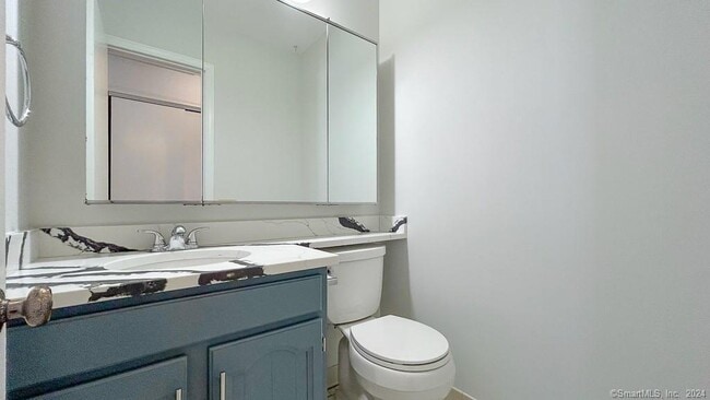 Building Photo - 8 Derby Ct