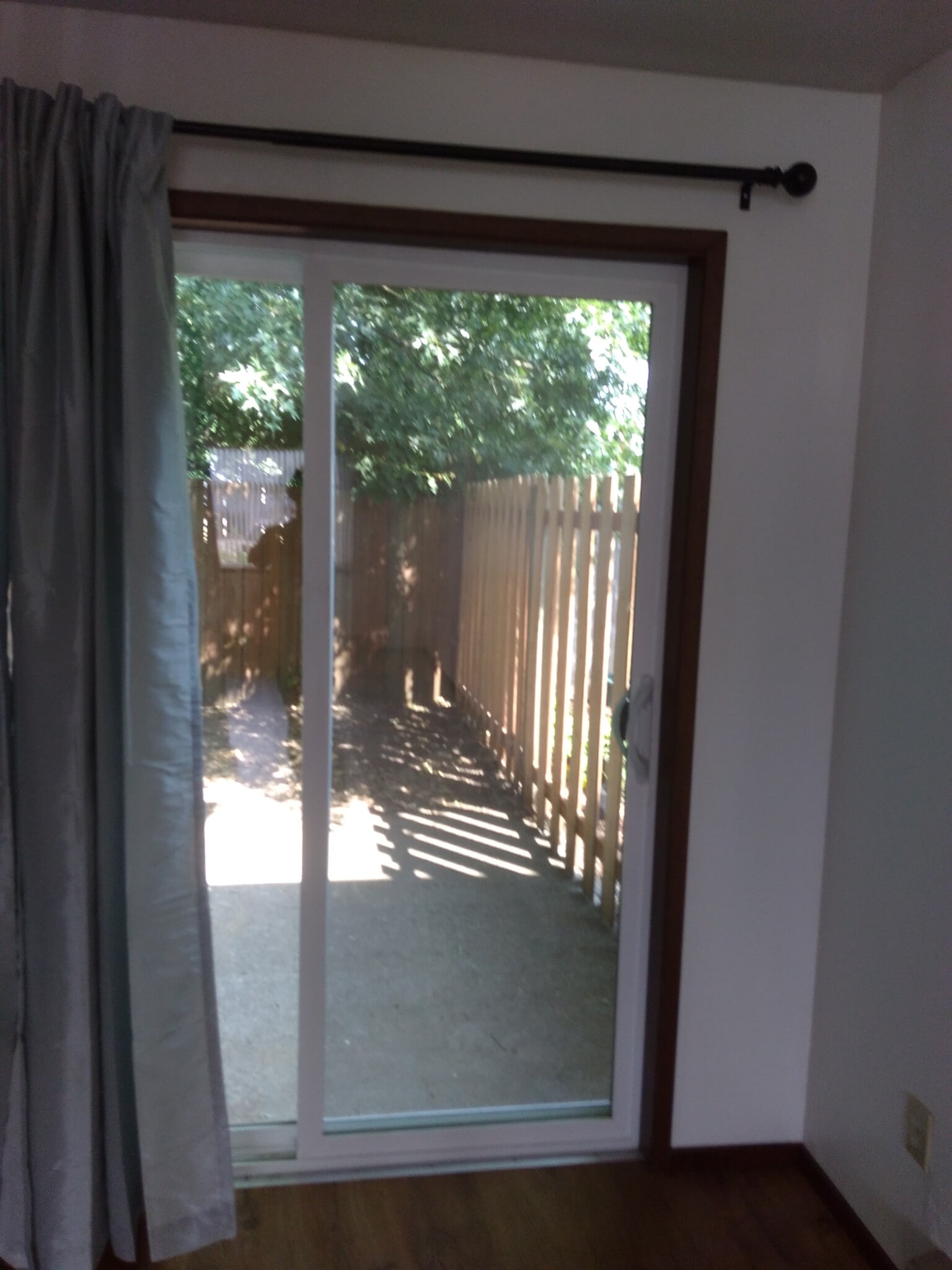 Building Photo - 875 NW Oak Ave