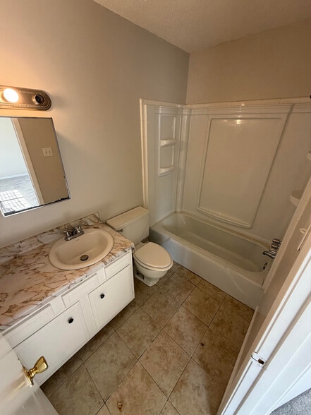 Building Photo - 1207 Canal St