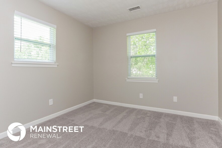 Building Photo - 5819 S Quail Dr