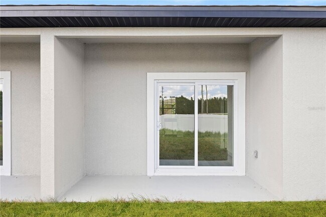 Building Photo - 716 Desmoines Dr