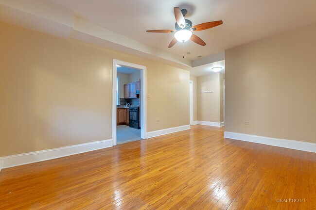 Building Photo - 6819 S Ridgeland Ave