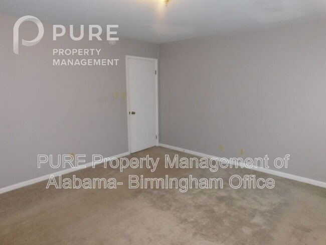 Building Photo - 117 22nd Ave NW