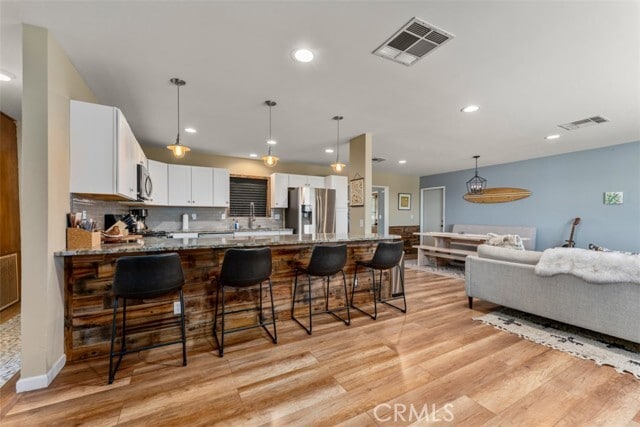 Building Photo - 60649 Latham Trail