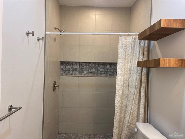 Building Photo - 17 Toni Ln