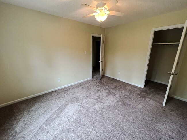 Building Photo - 544 Hillard