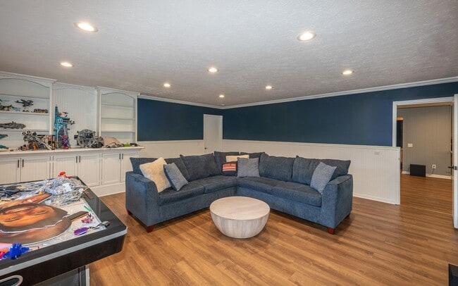 Building Photo - Gorgeous home for rent in very desirable M...