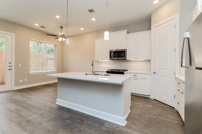 Building Photo - 5107 Royal Heath Dr