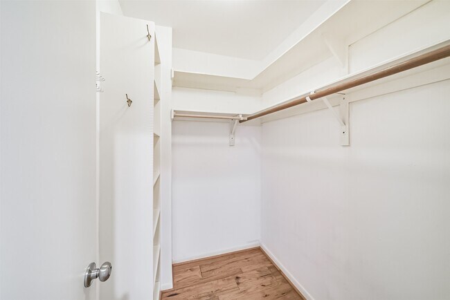 Building Photo - 4521 Acacia St