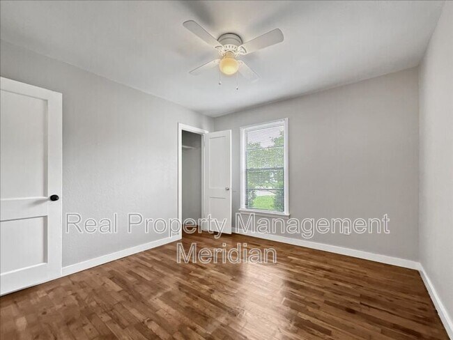 Building Photo - 4929 Donnelly Ave