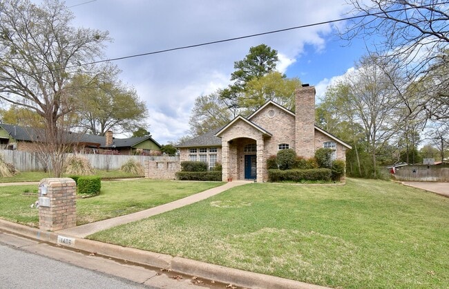 Building Photo - Stunning Home in the Heart of Tyler! 3bd 2...
