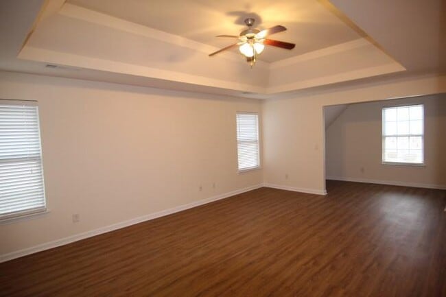 Building Photo - 700 Moonlight Way