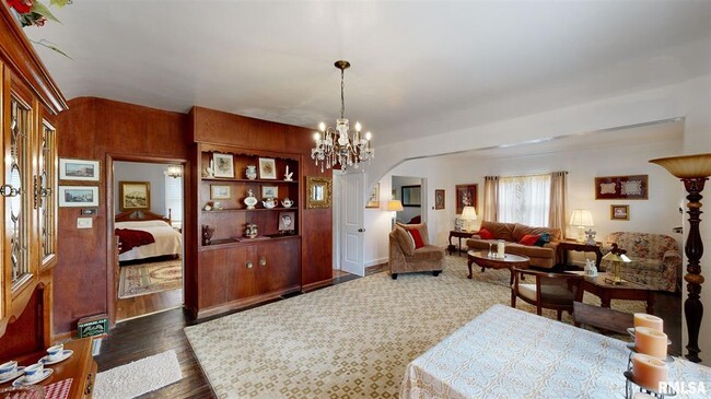 Dining Room - 13321 N Princeville Jubilee Rd