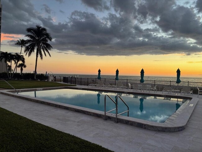 Building Photo - 1977 Gulf Shore Blvd N