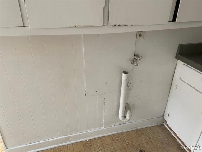 Building Photo - 226 Longnecker St