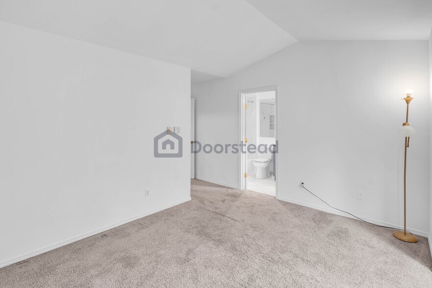 Building Photo - 18003 NE 93rd Ct