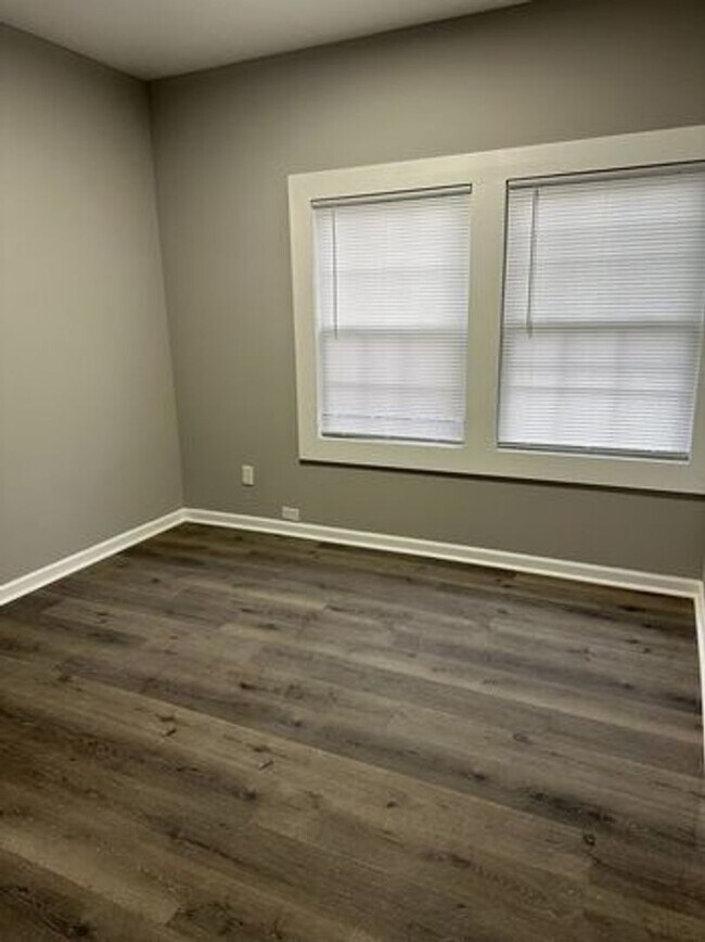 Building Photo - Irvington Living II: Renovated Comfort in ...