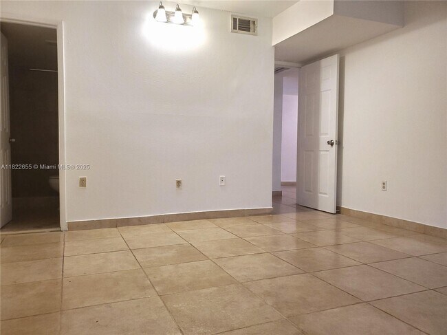 Building Photo - 231 NW 109th Ave