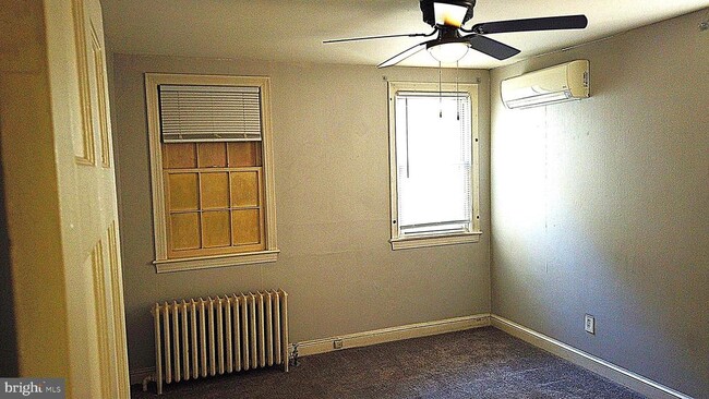 Building Photo - 820 Taylor St NE