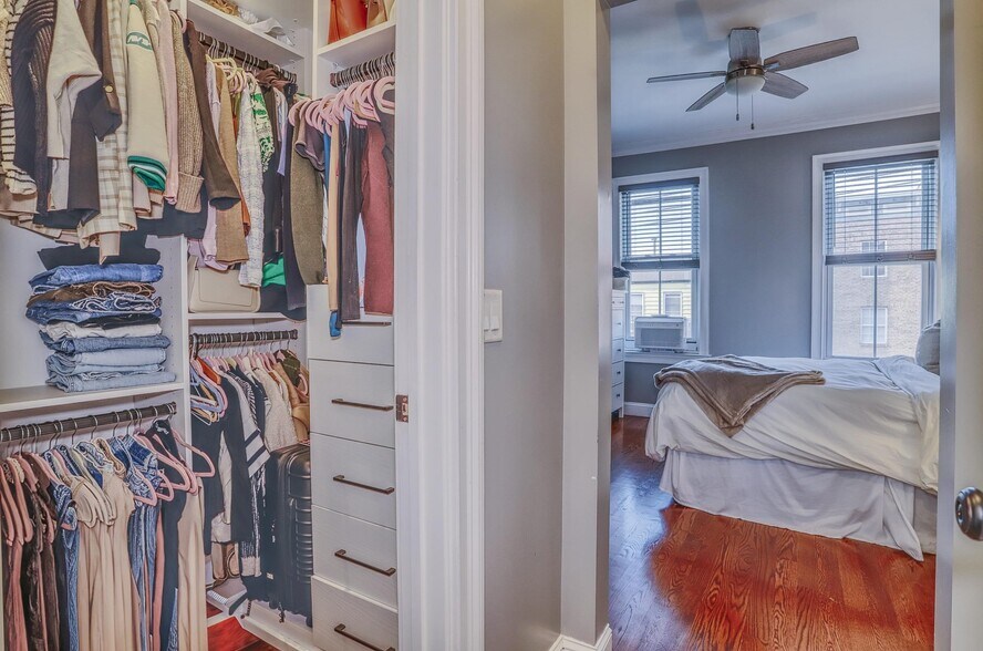 Building Photo - 403 Adams St