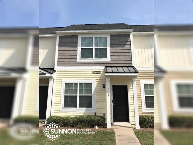 Primary Photo - Updated 2 Bed, 2.5 Bath Townhome!
