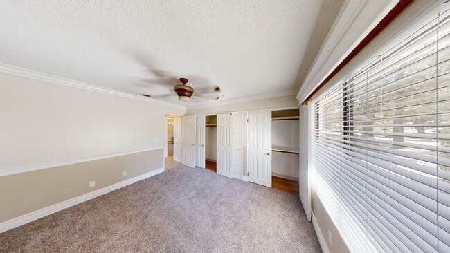 Building Photo - Peacock Valley HOA 2 Bedroom 1 Bathroom 55...
