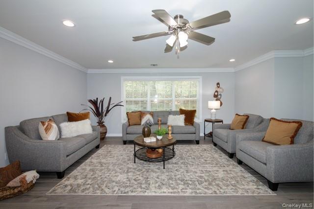 Building Photo - 83 Village Green Dr