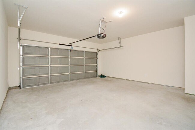 Building Photo - 545 Amberwood Pk Dr