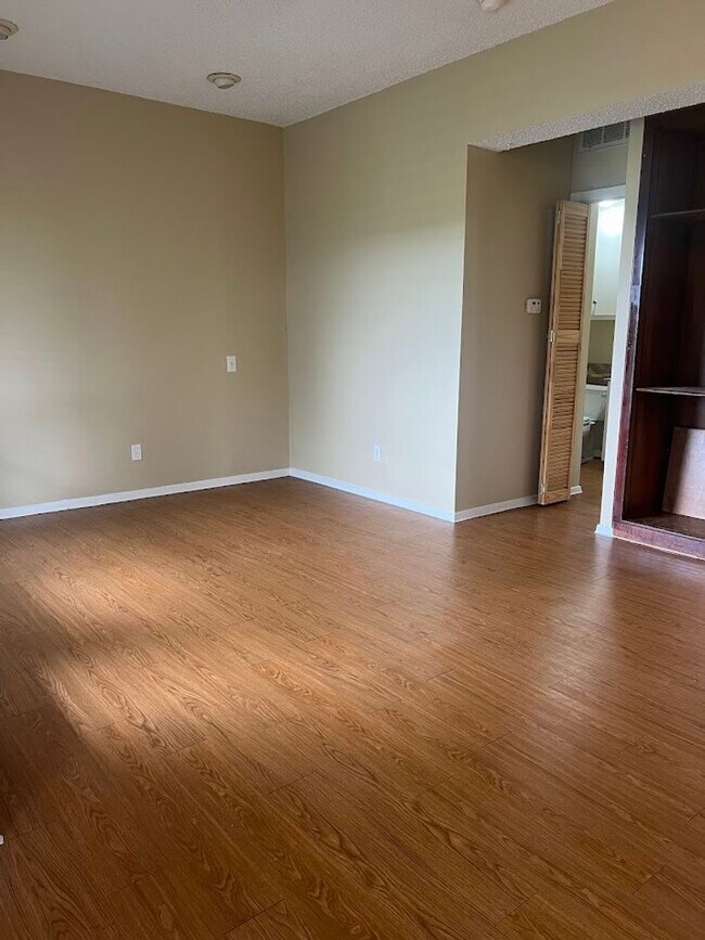 Building Photo - K280 - Treehouse #117